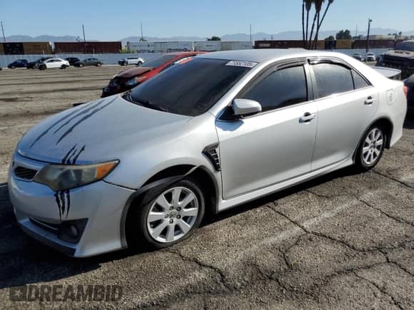 2014 Toyota Camry L with VIN 4T1BF1FK8EU423216, listed as a Copart auction lot 71552105 with Not provided miles and Salvage title. Bid and sale history available at DreamBid. Image 1.