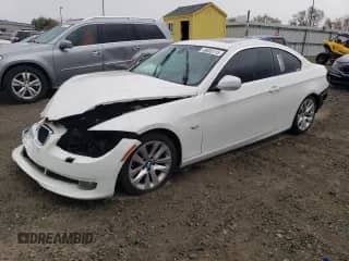 2011 BMW 3 Series 328i с VIN WBAKE5C51BE574169, выставлен на аукционе Copart как лот 49083115 с пробегом Не указан миль и Списание • Salvage title. История ставок и продаж доступна на DreamBid. Изображение 1.
