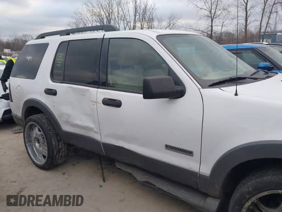 2006 Ford Explorer XLT with VIN 1FMEU638X6UB40732, listed as a IAAI auction lot 40987106 with 184,977 mi miles and . Bid and sale history available at DreamBid. Image 13.