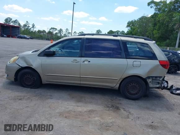 2005 Toyota Sienna CE с VIN 5TDZA23C85S262861, выставлен на аукционе IAAI как лот 42313364 с пробегом 187 887 миль миль и . История ставок и продаж доступна на DreamBid. Изображение 15.