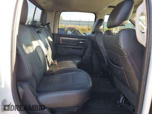 2017 Ram 1500 Night z VIN 1C6RR7MT6HS738533, wystawiony jako Copart lot #70002535 z przebiegiem 137 971 mil mil oraz Czysty tytuł • Clean title. Historia ofert i sprzedaży dostępna na DreamBid. Obrazek 10.