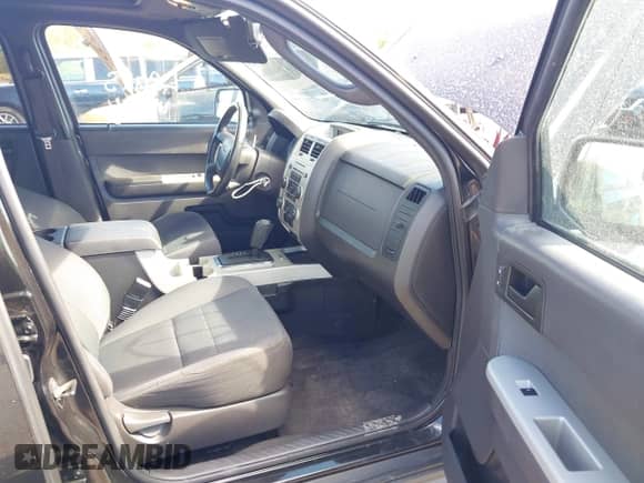 2011 Ford Escape XLT с VIN 1FMCU9DG9BKA74839, выставлен на аукционе IAAI как лот 43190059 с пробегом 146 204 миль миль и . История ставок и продаж доступна на DreamBid. Изображение 5.