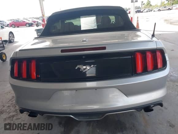 2017 Ford Mustang EcoBoost Premium с VIN 1FATP8UH7H5218674, выставлен на аукционе IAAI как лот 43393857 с пробегом 132 174 миль миль и . История ставок и продаж доступна на DreamBid. Изображение 17.