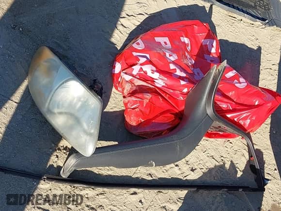 2021 Toyota Camry SE Nightshade z VIN 4T1G11AKXMU405598, wystawiony jako IAAI lot #43286695 z przebiegiem 59 916 mil mil oraz . Historia ofert i sprzedaży dostępna na DreamBid. Obrazek 12.