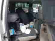 2001 Chevrolet Suburban LT z VIN 3GNFK16T51G203269, wystawiony jako IAAI lot #42219109 z przebiegiem 245 138 mil mil oraz . Historia ofert i sprzedaży dostępna na DreamBid. Obrazek 8.