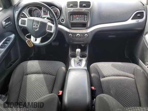 2019 Dodge Journey SE z VIN 3C4PDCBB1KT784343, wystawiony jako Copart lot #71471955 z przebiegiem 49 958 mil mil oraz Szkoda całkowita • Salvage title. Historia ofert i sprzedaży dostępna na DreamBid. Obrazek 8.