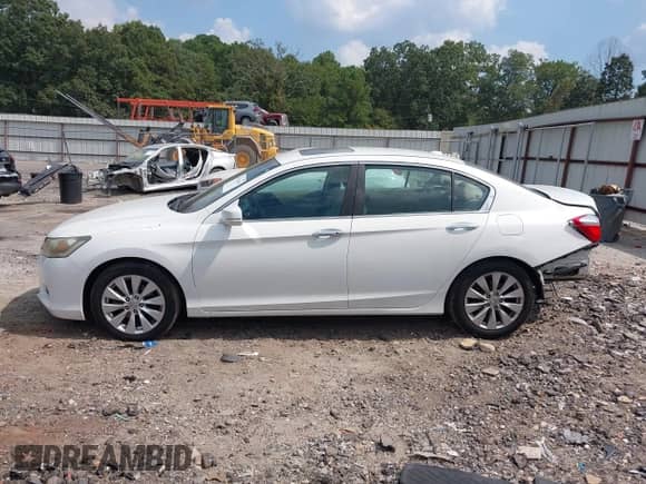 2013 Honda Accord EX-L с VIN 1HGCR2F81DA133928, выставлен на аукционе IAAI как лот 43213603 с пробегом 199 436 миль миль и . История ставок и продаж доступна на DreamBid. Изображение 14.