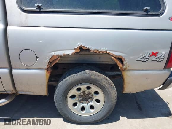 2005 Chevrolet Silverado 1500 LS с VIN 2GCEK13T751384088, выставлен на аукционе IAAI как лот 42544719 с пробегом 253 735 миль миль и . История ставок и продаж доступна на DreamBid. Изображение 6.