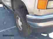 1998 GMC Sierra 1500 с VIN 2GTEC19M0W1533102, выставлен на аукционе IAAI как лот 42492913 с пробегом 300 337 миль миль и . История ставок и продаж доступна на DreamBid. Изображение 6.