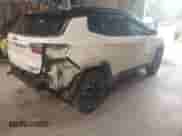 2018 Jeep Compass Trailhawk z VIN 3C4NJDDB9JT501558, wystawiony jako IAAI lot #42839010 z przebiegiem 88 554 mil mil oraz . Historia ofert i sprzedaży dostępna na DreamBid. Obrazek 4.