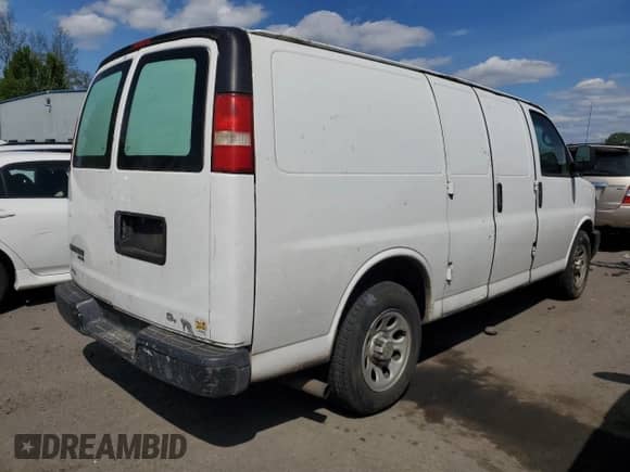 2011 Chevrolet Express Cargo с VIN 1GCSGAFX7B1126898, выставлен на аукционе Copart как лот 54710165 с пробегом 161 073 миль миль и Списание • Salvage title. История ставок и продаж доступна на DreamBid. Изображение 3.