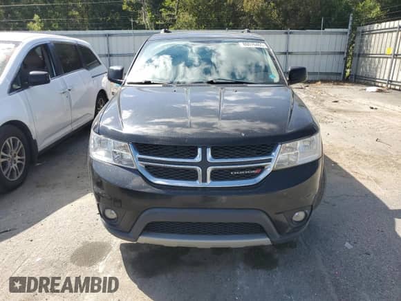 2017 Dodge Journey SXT with VIN 3C4PDCBG2HT526448, listed as a Copart auction lot 80076465 with 182,950 mi miles and Clean title. Bid and sale history available at DreamBid. Image 5.