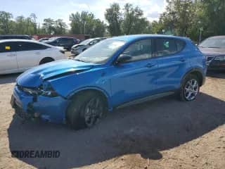 2024 Dodge Hornet R/T with VIN ZACPDFCW9R3A16668, listed as a Copart auction lot 70702615 with 17,765 mi miles and Non repairable. Bid and sale history available at DreamBid. Image 1.
