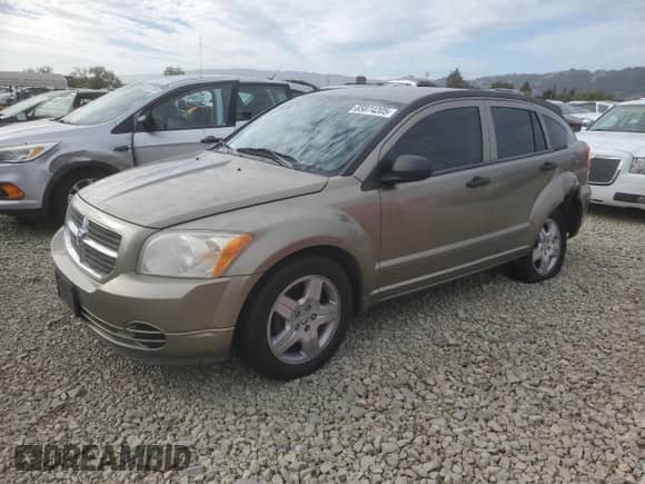 2008 Dodge Caliber SXT z VIN 1B3HB48B38D655284, wystawiony jako Copart lot #85874205 z przebiegiem 157 306 mil mil oraz Szkoda całkowita • Salvage title. Historia ofert i sprzedaży dostępna na DreamBid. Obrazek 1.