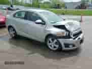 2013 Chevrolet Sonic LTZ с VIN 1G1JE5SG5D4217581, выставлен на аукционе Copart как лот 55977985 с пробегом 49 601 миль миль и Списание • Salvage title. История ставок и продаж доступна на DreamBid. Изображение 13.