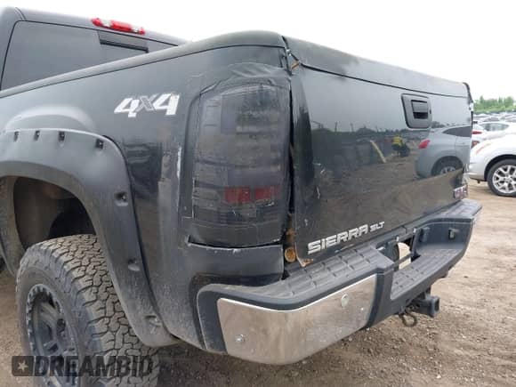 2007 GMC Sierra 1500 SLT with VIN 3GTEK13M87G542960, listed as a IAAI auction lot 42512520 with 134,869 mi miles and . Bid and sale history available at DreamBid. Image 6.