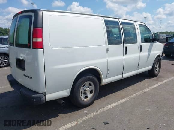 2005 Chevrolet Express Cargo with VIN 1GCEG15X951106199, listed as a IAAI auction lot 42974937 with 227,125 mi miles and . Bid and sale history available at DreamBid. Image 4.