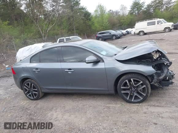 2018 Volvo S60 Dynamic с VIN YV126MFL4J2451044, выставлен на аукционе IAAI как лот 41815799 с пробегом 133 390 миль миль и . История ставок и продаж доступна на DreamBid. Изображение 13.