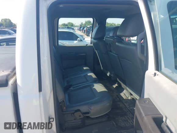 2013 Ford F-250 XL z VIN 1FT7W2B61DEA42440, wystawiony jako IAAI lot #43123924 z przebiegiem 259 908 mil mil oraz . Historia ofert i sprzedaży dostępna na DreamBid. Obrazek 8.