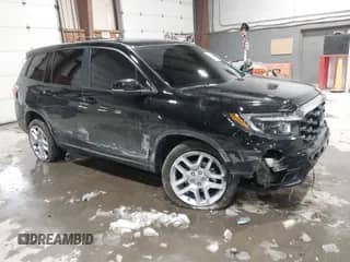 2025 Honda Passport EX-L with VIN 5FNYF8H54SB010454, listed as a IAAI auction lot 41569333 with 4,592 mi miles and . Bid and sale history available at DreamBid. Image 1.