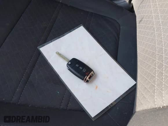 2018 Kia Sorento LX z VIN 5XYPGDA33JG405825, wystawiony jako IAAI lot #43115641 z przebiegiem 83 199 mil mil oraz . Historia ofert i sprzedaży dostępna na DreamBid. Obrazek 11.