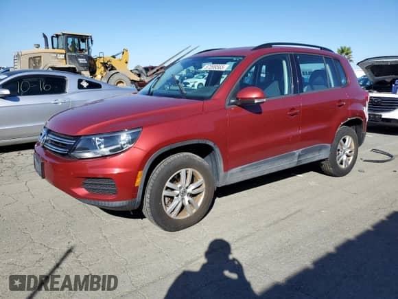 2015 Volkswagen Tiguan S с VIN WVGAV7AX1FW055147, выставлен на аукционе Copart как лот 87099565 с пробегом 48 517 миль миль и Списание • Salvage title. История ставок и продаж доступна на DreamBid. Изображение 1.