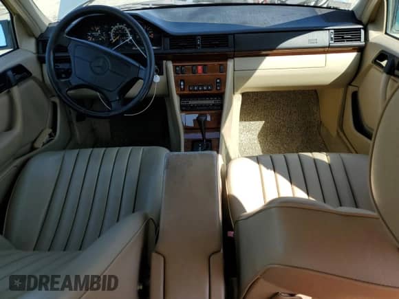 1993 Mercedes-Benz 300 с VIN WDBEA28E0PB854644, выставлен на аукционе Copart как лот 82135315 с пробегом 161 979 миль миль и Списание • Salvage title. История ставок и продаж доступна на DreamBid. Изображение 8.