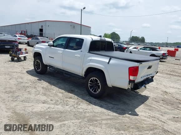 2016 Toyota Tacoma SR5 с VIN 5TFAX5GN9GX070712, выставлен на аукционе IAAI как лот 42274265 с пробегом 175 258 миль миль и . История ставок и продаж доступна на DreamBid. Изображение 3.