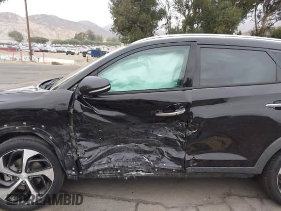 2018 Hyundai Tucson Value z VIN KM8J33A2XJU795576, wystawiony jako IAAI lot #42779698 z przebiegiem 87 126 mil mil oraz . Historia ofert i sprzedaży dostępna na DreamBid. Obrazek 6.