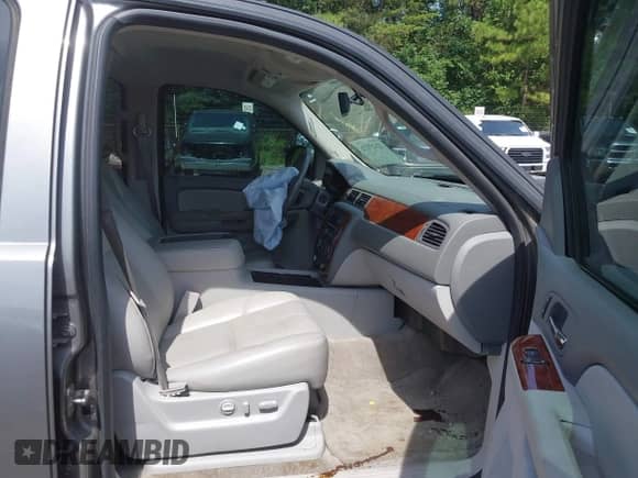 2012 Chevrolet Suburban LT с VIN 1GNSCJE06CR248341, выставлен на аукционе IAAI как лот 42327172 с пробегом 277 755 миль миль и . История ставок и продаж доступна на DreamBid. Изображение 5.