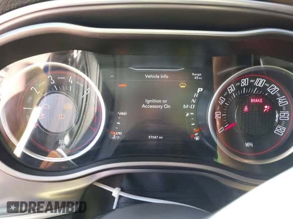 2019 Dodge Challenger R/T Scat Pack z VIN 2C3CDZFJXKH625661, wystawiony jako IAAI lot #43440616 z przebiegiem 57 047 mil mil oraz . Historia ofert i sprzedaży dostępna na DreamBid. Obrazek 7.