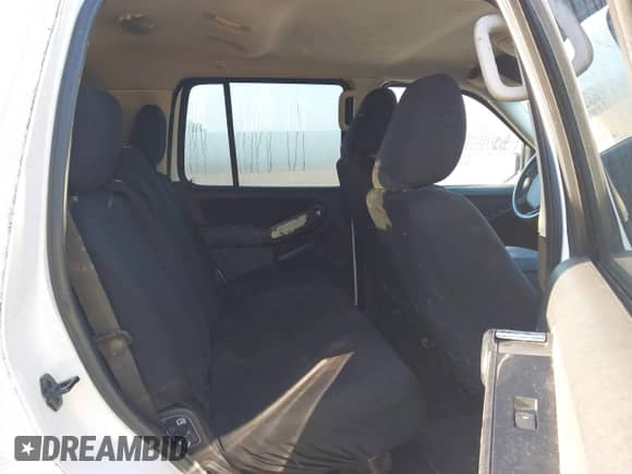 2010 Ford Explorer XLT z VIN 1FMEU7DE7AUA15027, wystawiony jako IAAI lot #43289220 z przebiegiem 152 805 mil mil oraz . Historia ofert i sprzedaży dostępna na DreamBid. Obrazek 8.