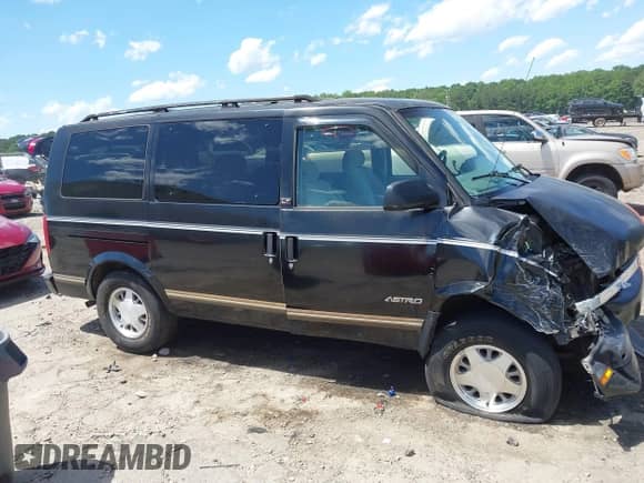 1995 Chevrolet Astro с VIN 1GNDM19W9SB267820, выставлен на аукционе IAAI как лот 42334535 с пробегом 348 001 миль миль и . История ставок и продаж доступна на DreamBid. Изображение 13.