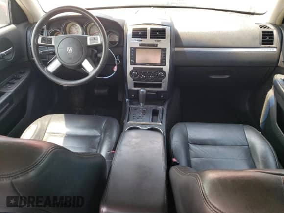 2010 Dodge Charger R/T z VIN 2B3CA5CTXAH113384, wystawiony jako Copart lot #58992954 z przebiegiem 119 919 mil mil oraz Nie do naprawy • Non repairable. Historia ofert i sprzedaży dostępna na DreamBid. Obrazek 8.