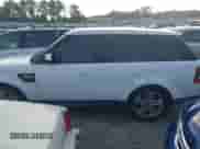 2013 Land Rover Range Rover Sport HSE Lux z VIN SALSK2D40DA810877, wystawiony jako IAAI lot #42797861 z przebiegiem 132 042 mil mil oraz . Historia ofert i sprzedaży dostępna na DreamBid. Obrazek 14.