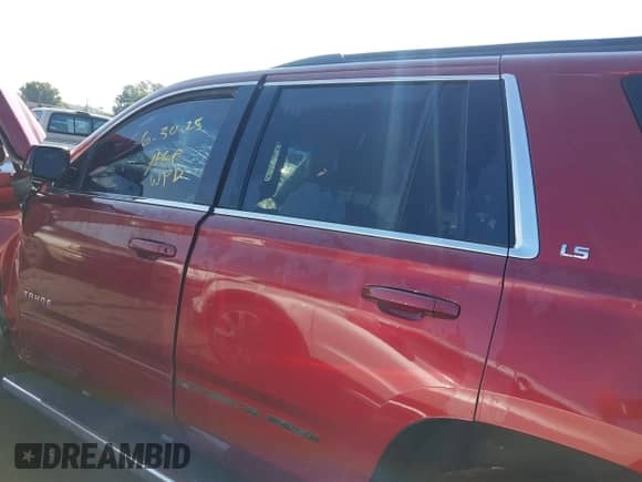 2016 Chevrolet Tahoe LS с VIN 1GNSCAKCXGR453049, выставлен на аукционе IAAI как лот 42640573 с пробегом Не указан миль и . История ставок и продаж доступна на DreamBid. Изображение 15.