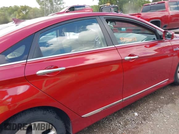 2011 Hyundai Sonata Hybrid with VIN KMHEC4A42BA011208, listed as a IAAI auction lot 42976132 with 172,337 mi miles and . Bid and sale history available at DreamBid. Image 14.