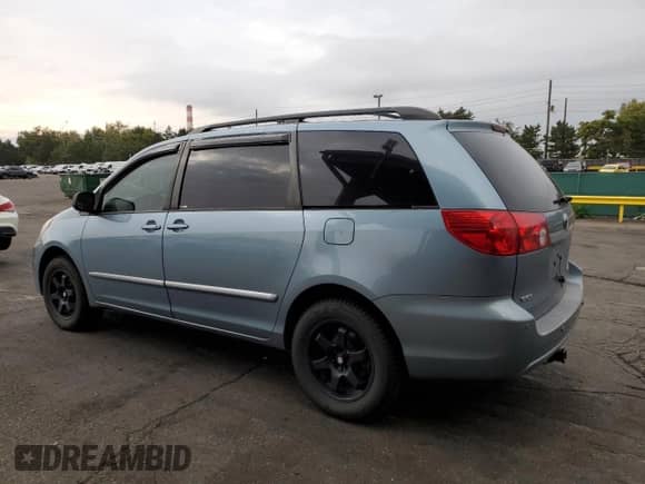 2006 Toyota Sienna XLE with VIN 5TDBA22C26S058027, listed as a Copart auction lot 70231245 with 218,809 mi miles and Non repairable. Bid and sale history available at DreamBid. Image 2.