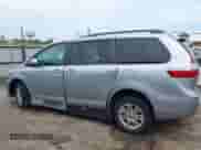 2016 Toyota Sienna XLE z VIN 5TDYK3DCXGS697249, wystawiony jako IAAI lot #42153128 z przebiegiem 54 824 mil mil oraz . Historia ofert i sprzedaży dostępna na DreamBid. Obrazek 14.