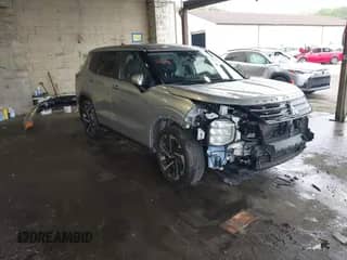 2023 Mitsubishi Outlander SE с VIN JA4J4UA86PZ013565, выставлен на аукционе IAAI как лот 42260612 с пробегом 15 533 миль миль и . История ставок и продаж доступна на DreamBid. Изображение 1.