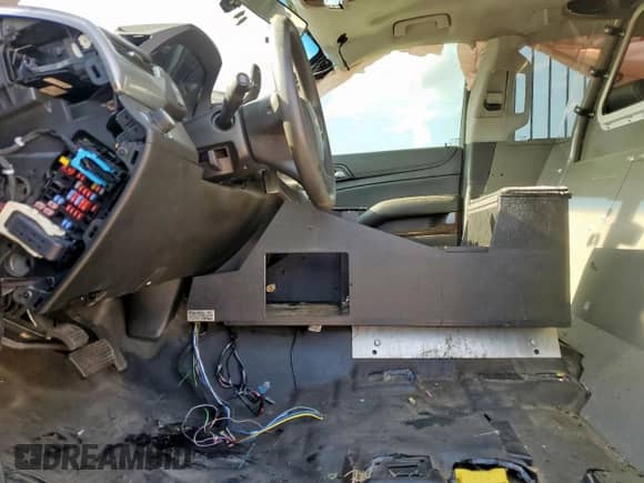 2019 Chevrolet Tahoe Commercial с VIN 1GNLCDEC6KR392616, выставлен на аукционе Copart как лот 67195755 с пробегом 112 844 миль миль и Списание • Salvage title. История ставок и продаж доступна на DreamBid. Изображение 7.