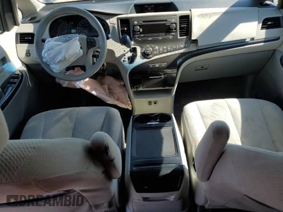 2014 Toyota Sienna LE with VIN 5TDKK3DC6ES412713, listed as a Copart auction lot 85304965 with 281,564 mi miles and Salvage title. Bid and sale history available at DreamBid. Image 8.