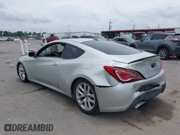 2013 Hyundai Genesis Coupe Grand Touring with VIN KMHHU6KJ8DU087026, listed as a IAAI auction lot 42358356 with 65,730 mi miles and . Bid and sale history available at DreamBid. Image 3.