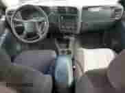 2004 Chevrolet S-10 LS z VIN 1GCDT13X84K146700, wystawiony jako Copart lot #57157835 z przebiegiem 164 393 mil mil oraz Szkoda całkowita • Salvage title. Historia ofert i sprzedaży dostępna na DreamBid. Obrazek 8.