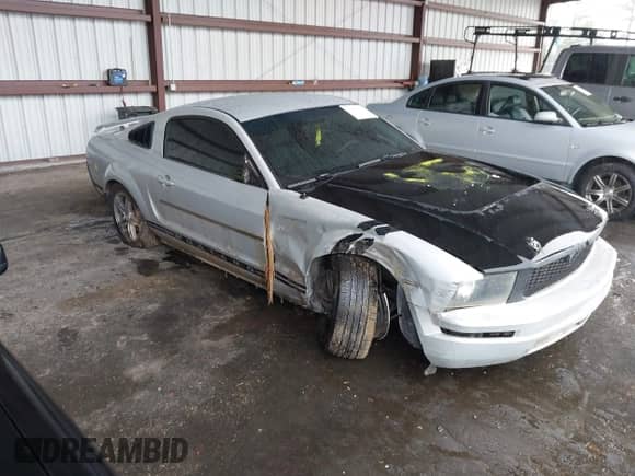 2005 Ford Mustang Deluxe с VIN 1ZVFT80N955114839, выставлен на аукционе IAAI как лот 42689801 с пробегом 149 556 миль миль и . История ставок и продаж доступна на DreamBid. Изображение 1.