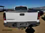 2006 Chevrolet Silverado 3500 SRW LT3 z VIN 1GCHK39DX6E139696, wystawiony jako Copart lot #83018804 z przebiegiem 184 242 mil mil oraz Szkoda całkowita • Salvage title. Historia ofert i sprzedaży dostępna na DreamBid. Obrazek 6.