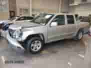 2009 Chevrolet Colorado 1LT z VIN 1GCCS139X98101911, wystawiony jako IAAI lot #41383161 z przebiegiem 101 085 mil mil oraz . Historia ofert i sprzedaży dostępna na DreamBid. Obrazek 2.