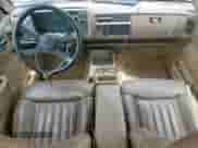 1993 Chevrolet Blazer z VIN 1GNDT13W2P2111444, wystawiony jako Copart lot #61199575 z przebiegiem 177 604 mil mil oraz Czysty tytuł • Clean title. Historia ofert i sprzedaży dostępna na DreamBid. Obrazek 8.