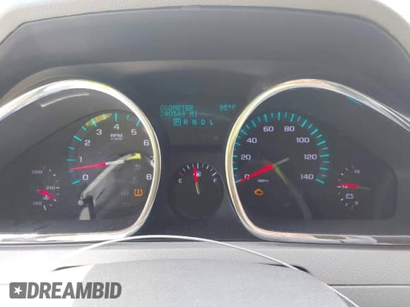 2009 Chevrolet Traverse LS z VIN 1GNEV13D49S163724, wystawiony jako IAAI lot #42705518 z przebiegiem 240 549 mil mil oraz . Historia ofert i sprzedaży dostępna na DreamBid. Obrazek 7.