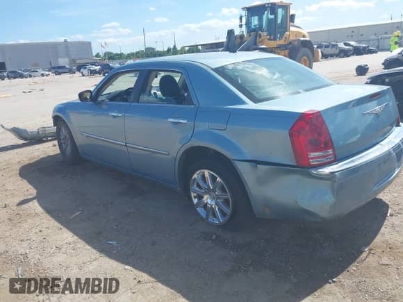 2008 Chrysler 300 C Hemi with VIN 2C3KA63H98H169682, listed as a IAAI auction lot 42808789 with 278,297 mi miles and . Bid and sale history available at DreamBid. Image 3.